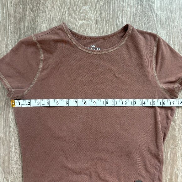 Hollister Must-Have Collection Brown Baby Tee Size Large - Picture 7 of 9